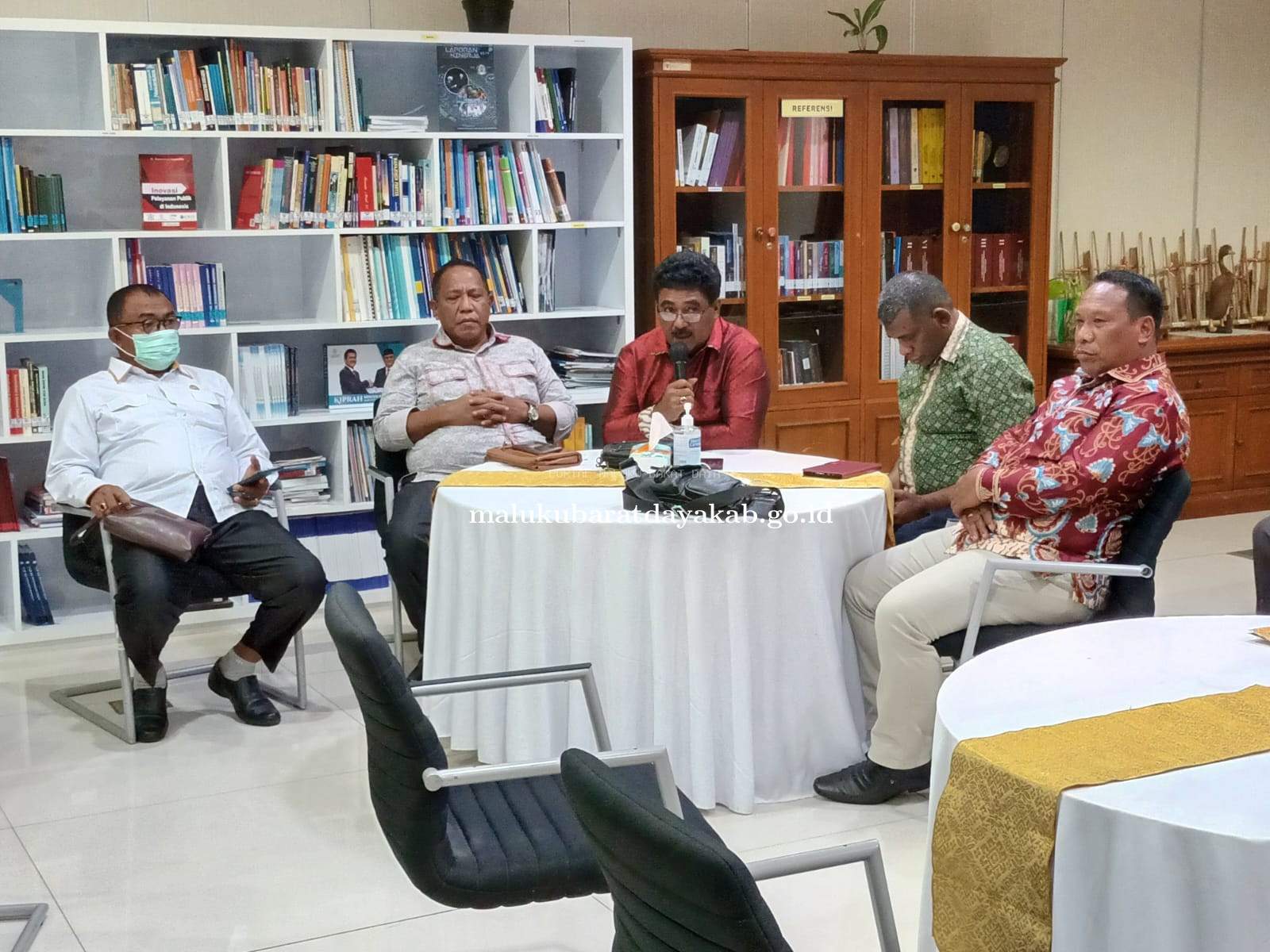 DPRD DAN PEMKAB MBD PERJUANGKAN 4.017 HONORER KE KEMENPAN-RB 